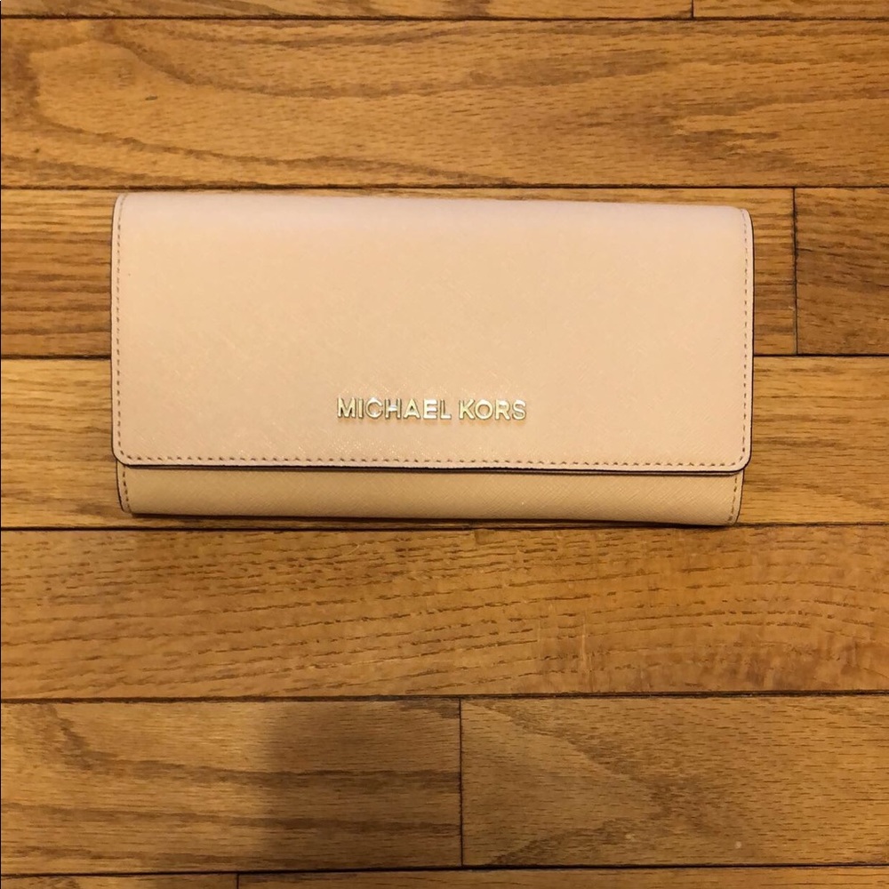 MICHAEL KORS WALLET!